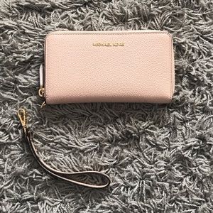 NWT - MICHAEL KORS wallet/wristlet - BLUSH PINK